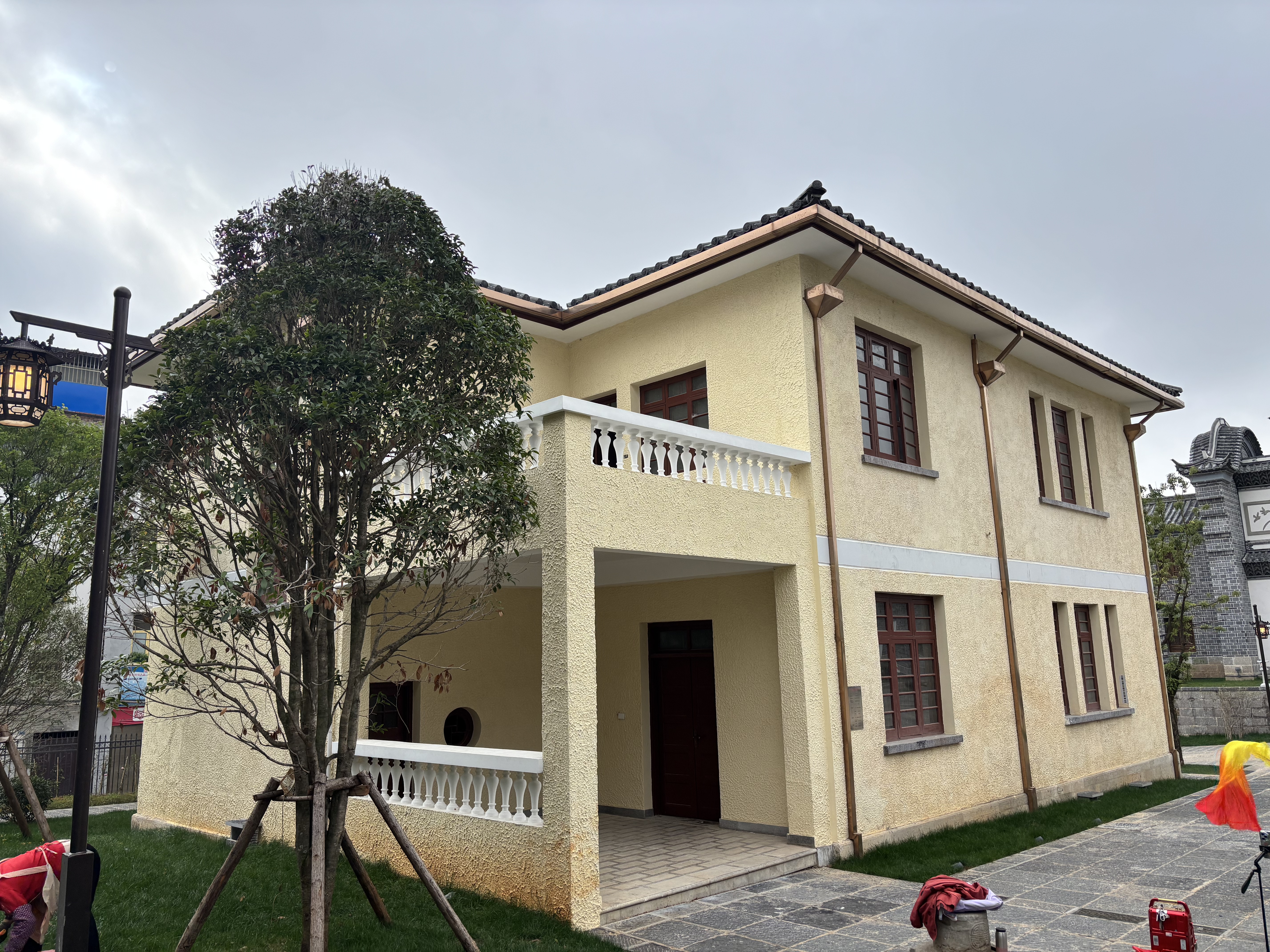 The Long Zhizhen Mansion